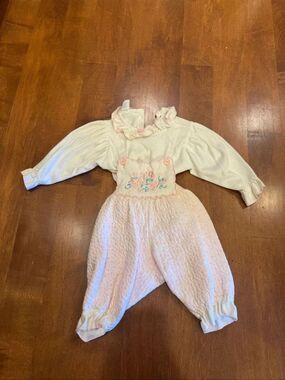 Vintage Carter’s Baby Girl Floral Embroidered 2 Piece Outfit Size 6 Months